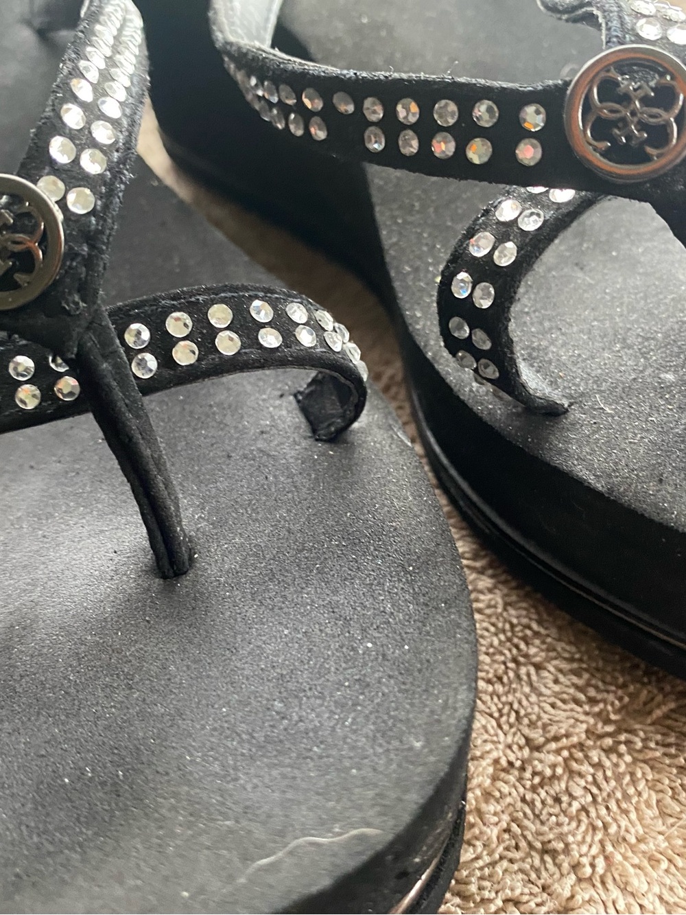G by GUESS Selya Black Rhinestone Platform Wedge Sandals Flip Flops 9 - Picture 2 of 6